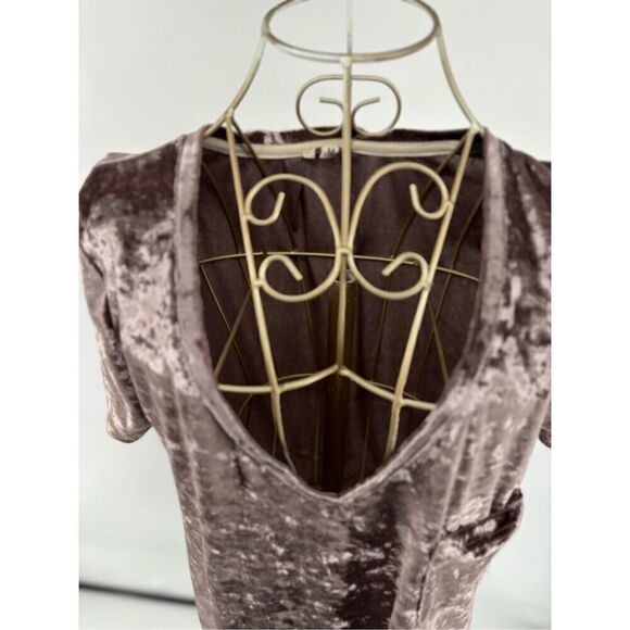 POL short sleeve v neck crushed velvet mauve t shirt size medium - Picture 10 of 11